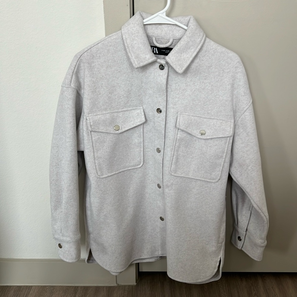 Grey/White Shacket from Zara (OVERSIZED/XS)